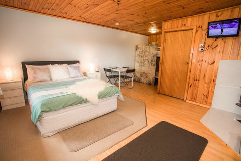 Seppelts View Cabins - Food Delivery Shop 21