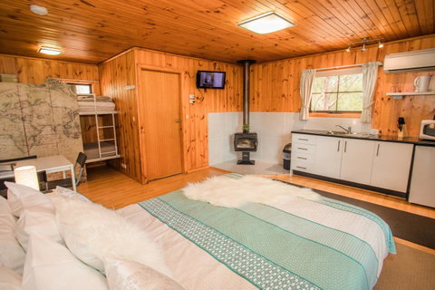 Seppelts View Cabins - Food Delivery Shop 23
