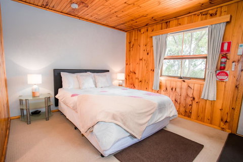 Seppelts View Cabins - Food Delivery Shop 33