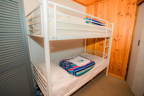 Seppelts View Cabins - Food Delivery Shop 35