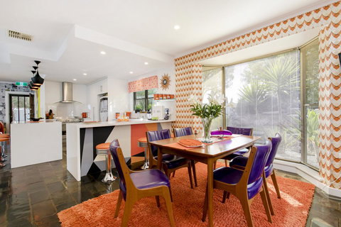 Barossa Retro BnB - Food Delivery Shop 14