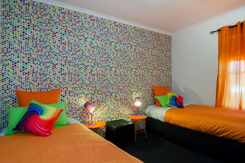 Barossa Retro BnB - Food Delivery Shop 19
