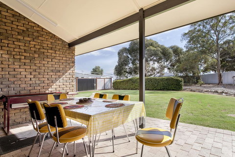 Barossa Retro BnB - Food Delivery Shop 1