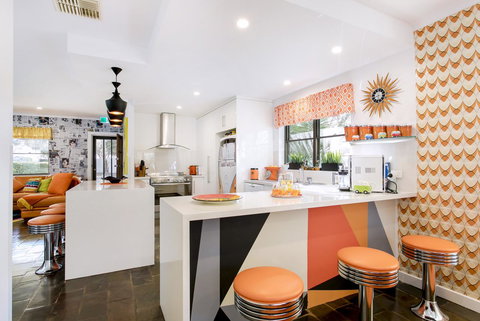 Barossa Retro BnB - Food Delivery Shop 15