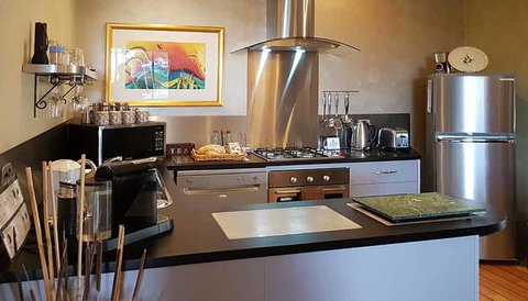 Riverview Rise Retreats - Food Delivery Shop 9