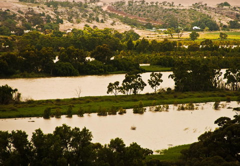 Riverview Rise Retreats - Food Delivery Shop 30