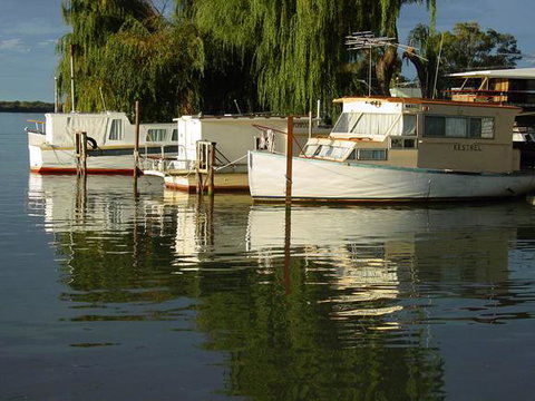 Riverview Rise Retreats - Food Delivery Shop 29