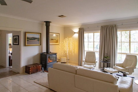Angaston House - Food Delivery Shop 5