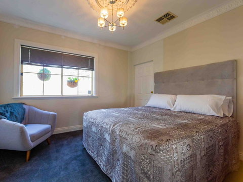 Angaston House - Food Delivery Shop 22