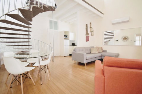 Seawall Apartments - Food Delivery Shop 23