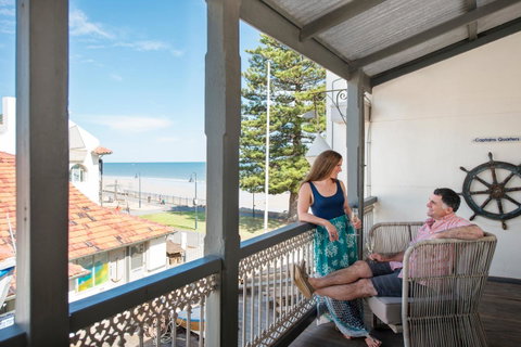 Seawall Apartments - Food Delivery Shop 20