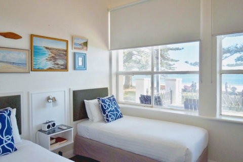 Seawall Apartments - Food Delivery Shop 11