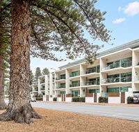 Breeze Beachfront Apartments - Food Delivery Shop