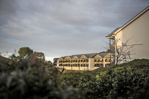 Novotel Barossa Valley Resort - Food Delivery Shop 6