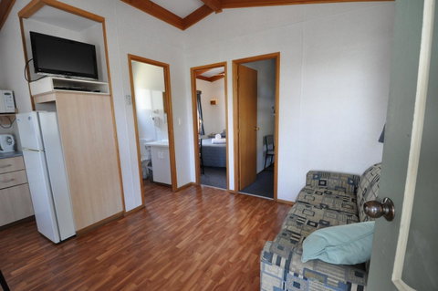 Beachside Holiday Park - Food Delivery Shop 8