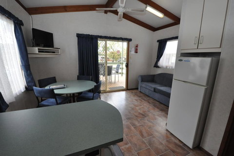 Beachside Holiday Park - Food Delivery Shop 7