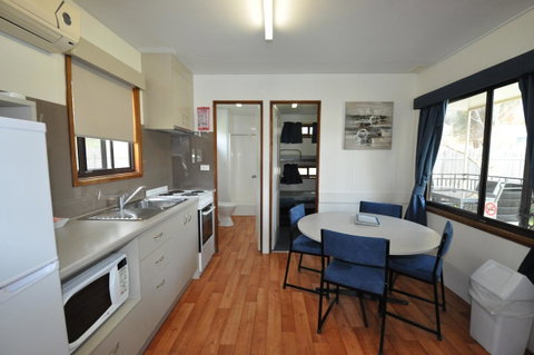 Beachside Holiday Park - Food Delivery Shop 12