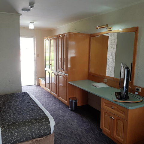 Barossa Weintal Hotel - Food Delivery Shop 15