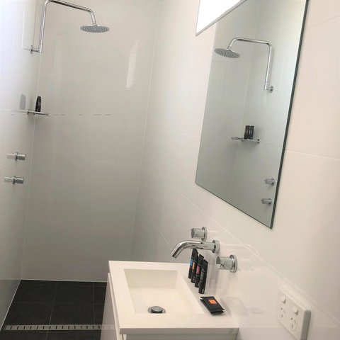 The Avenue Inn - Food Delivery Shop 18