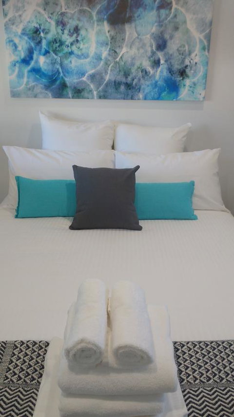 The Avenue Inn - Food Delivery Shop 12