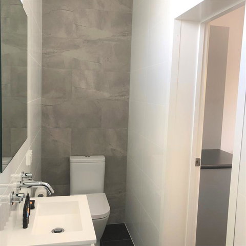 The Avenue Inn - Food Delivery Shop 17