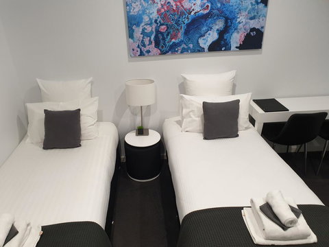 The Avenue Inn - Food Delivery Shop 3