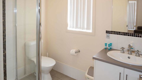 Wallaroo Holiday Park - Food Delivery Shop 32