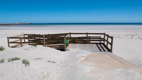 Wallaroo Holiday Park - Food Delivery Shop 12