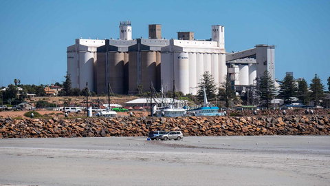 Wallaroo Holiday Park - Food Delivery Shop 8