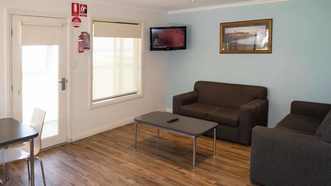 Wallaroo Holiday Park - Food Delivery Shop 18