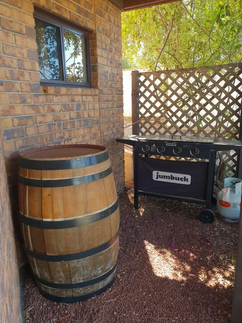 Barossa Valley Studio - Food Delivery Shop 8