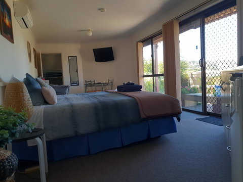 Barossa Valley Studio - Food Delivery Shop 4