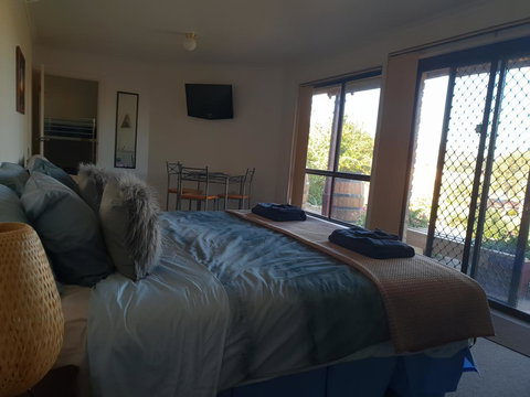 Barossa Valley Studio - Food Delivery Shop 14