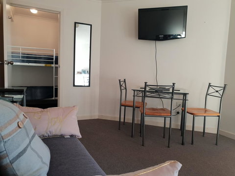 Barossa Valley Studio - Food Delivery Shop 18