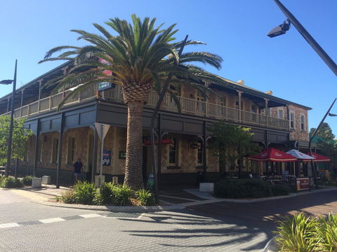 Grosvenor Hotel - Food Delivery Shop 0