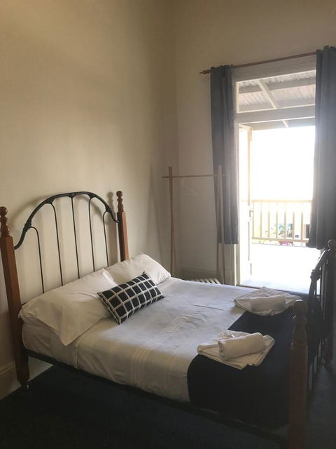 Grosvenor Hotel - Food Delivery Shop 3