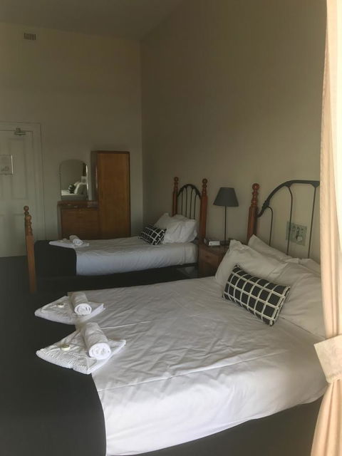 Grosvenor Hotel - Food Delivery Shop 9