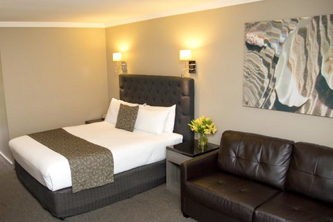 Lincoln Downs Resort Batemans Bay - Food Delivery Shop 17