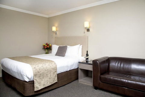 Lincoln Downs Resort Batemans Bay - Food Delivery Shop 11
