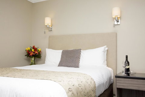 Lincoln Downs Resort Batemans Bay - Food Delivery Shop 10