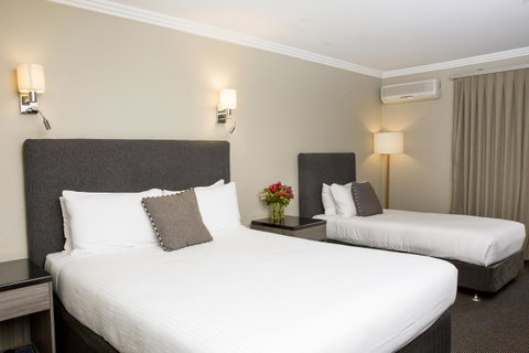 Lincoln Downs Resort Batemans Bay - Food Delivery Shop 5
