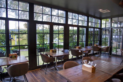 Lincoln Downs Resort Batemans Bay - Food Delivery Shop 22