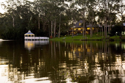 Lincoln Downs Resort Batemans Bay - Food Delivery Shop 0