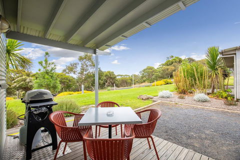 Blue Lake Holiday Park - Food Delivery Shop 34