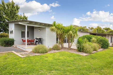 Blue Lake Holiday Park - Food Delivery Shop 32