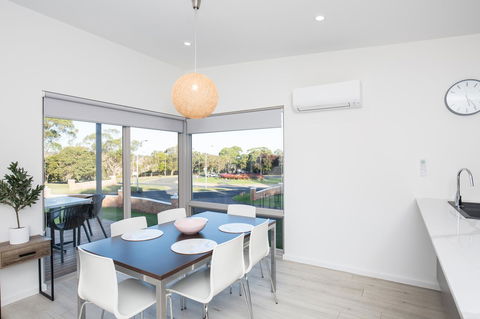 Blue Lake Holiday Park - Food Delivery Shop 23