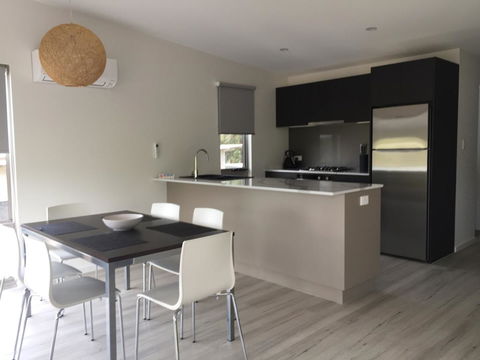 Blue Lake Holiday Park - Food Delivery Shop 20