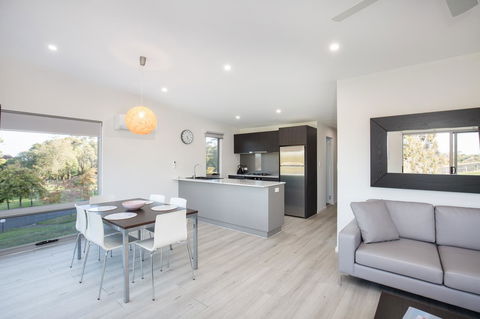 Blue Lake Holiday Park - Food Delivery Shop 21