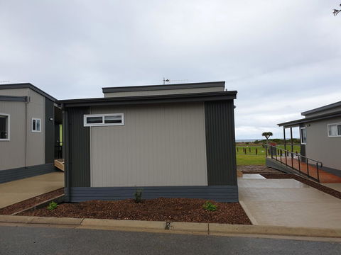 NRMA Victor Harbor Beachfront Holiday Park - Food Delivery Shop 11