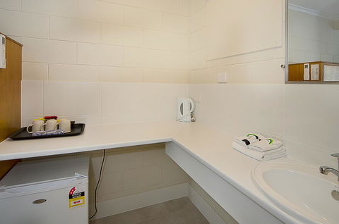 Victor Harbor City Inn - Food Delivery Shop 19